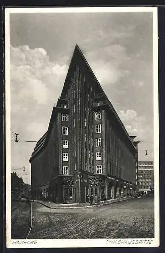 AK Hamburg-Kontorhausviertel, Chilehausspitze mit Strasse