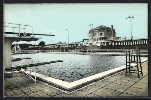 AK Wetteren, Kasteel De Warande met zwembad en kleedkamers