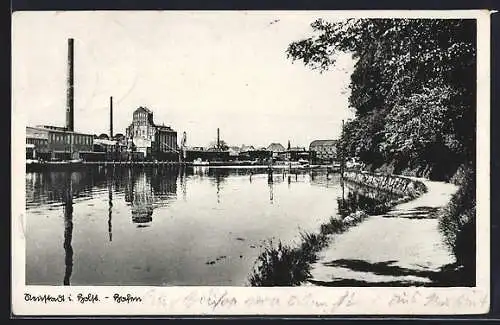 AK Neustadt / Holstein, Fabrikanlage am Hafen