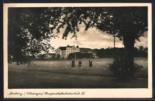 AK Endorf / Chiemgau, Blick zur Gruppenluftschutzschule VII