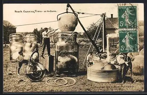 AK Farmer verarbeiten riesige Pfirsiche, Fotomontage, optische Täuschung