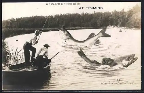 AK Timmins, Männer mit grossen Fischen am Haken, Fotomontage, optische Täuschung