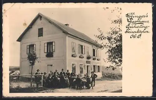 AK Reuharting-Steinerkirchen, Höfinger`s Gasthaus mit Besuchern