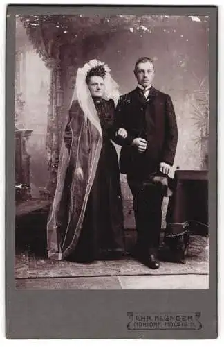 Fotografie Chr. Klünder, Nortorf, Holstein, Hochzeitspaar im Studio