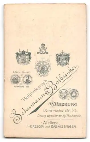 Fotografie Schumann & Bolbrinker, Würzburg, Domerschulstrasse 1 /3, junger Studenten mit Mütze und Mensurnarbe