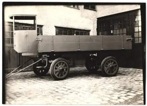 Fotografie LKW-Anhänger - Pritschenwagen mit Führerstand, Wagenfabrik Karl Weinberger Zeppelinstrasse 71 in München