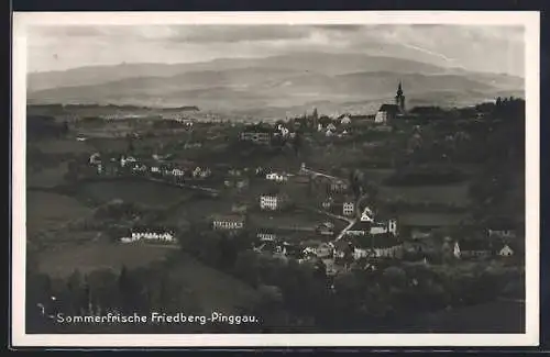 AK Friedberg /Pinggau, Ortsansicht mit Blick über die Umgebung