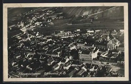 AK Zistersdorf /N.-Ö., Teilansicht mit Strassenpartie, Fliegeraufnahme