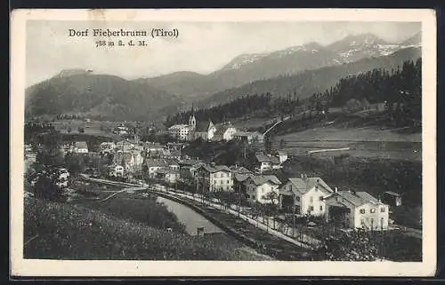 AK Fieberbrunn, Ortsansicht mit Kaisergebirge