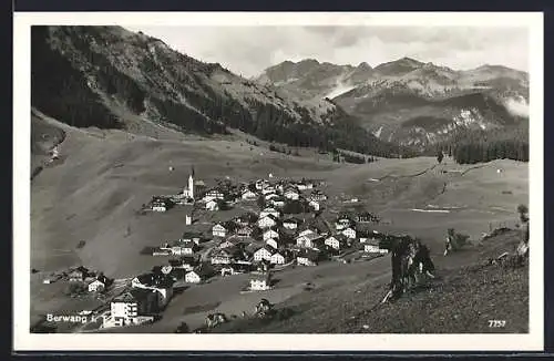 AK Berwang, Ortsansicht mit Bergen