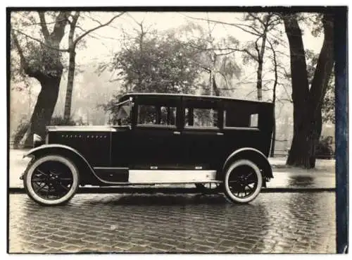 Fotografie Auto Protos Limousine, Luxus-PKW mit Weinberger-Karosserie vor Fabrik Zeppelinstrasse 71 in München