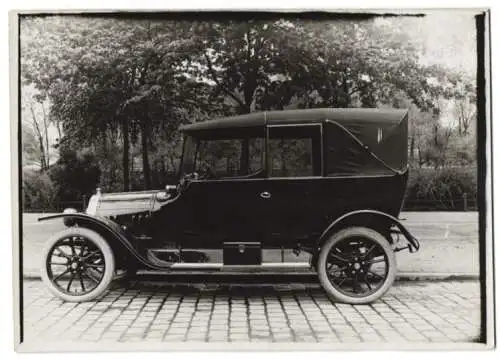 Fotografie Auto Siemens-Schuckert Cabrio, Cabriolet mit Weinberger Karosserie vor der Fabrik Zeppelinstr. 71 in München