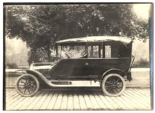 Fotografie Auto Siemens-Schuckert Cabrio, Cabriolet mit Weinberger Karosserie vor der Fabrik Zeppelinstr. 71 in München