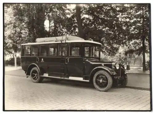 Fotografie Bus Hansa-Lloyd, Linienbus der Reichspost mit Weinberger-Aufbau in der Zeppelinstr. 71 München