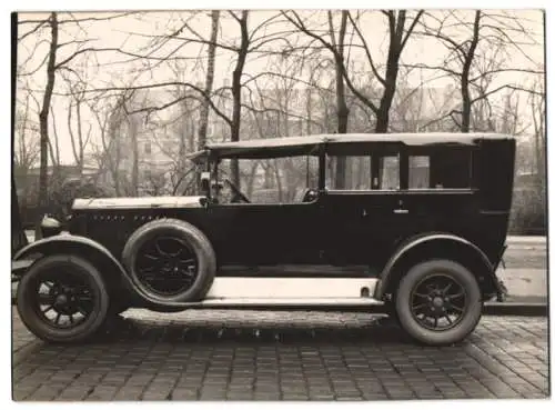 Fotografie Auto Peugeot Landaulet, Luxus-PKW mit Weinberger-Karosserie vor der Fabrik Zeppelinstrasse 71 in München