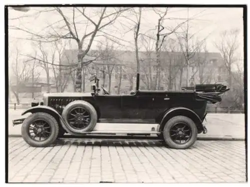 Fotografie Auto Peugeot Landaulet, Luxus-PKW mit Weinberger-Karosserie vor der Fabrik Zeppelinstr. 71 in München