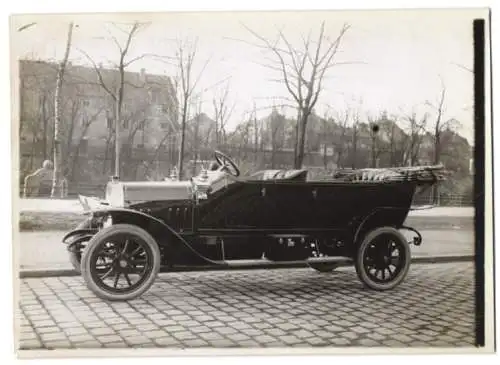 Fotografie Auto Protos Cabriolet, Cabrio mit Weinberger-Karosserie vor der Fabrik Zeppelinstrasse 71 in Münchnen