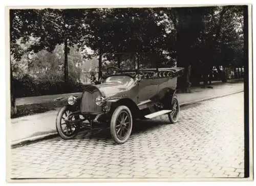 Fotografie Auto Protos Landaulet, PKW mit Weinberger Karosserie gegenüber der Fabrik Zeppelinstr. 71 in München