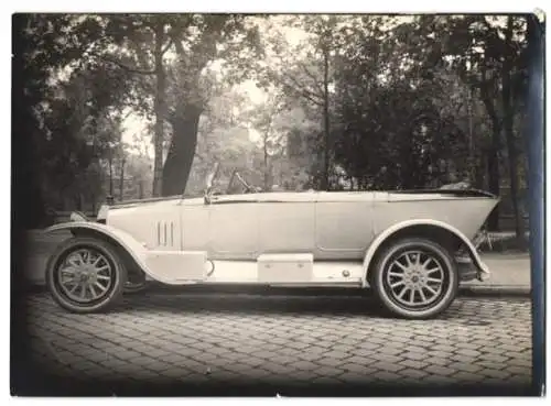 Fotografie Auto Siemens-Schuckert Cabrio, Cabriolet mit Weinberger Karosserie vor der Fabrik Zeppelinstr. 71 in München