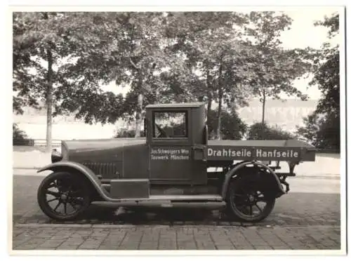 Fotografie Kleinlaster Opel, LKW-Pritsche für Schwaiger's Tauwerk mit Weinberger-Aufbau, Zeppelinstrasse