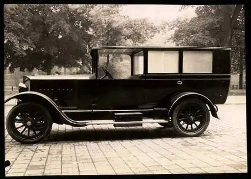 Fotografie Auto Protos 14/38 PS, Ambulanz / Krankenwagen mit Weinberger Karosserie Zeppelinstr. 71 in München