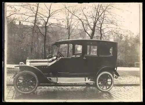 Fotografie Auto Protos Landaulet, PKW mit Weinberger Karosserie vor der Fabrik Zeppelinstr. 71 in München