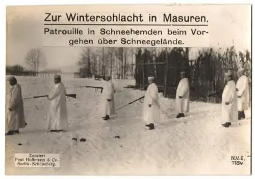 Riesen-AK Winterschlacht in Masuren, Partrouille in Schneehemden beim Vorgehen über Schneegelände