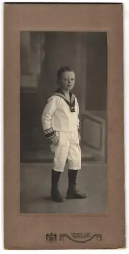 Fotografie Friedrich Looff, Weinböhla, Göthestr. 27, Junge im Matrosenanzug