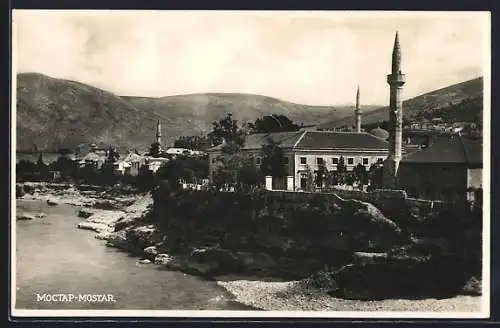 AK Mostar, Gebäudepartie am Fluss