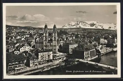 AK Zürich, Grossmünster vom St. Petersturm aus