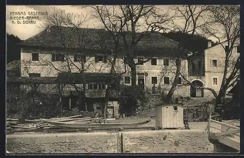 AK Hofkirchen im Mühlkreis, Nieder-Ranna a. d. Donau, Pehams Gasthaus mit Werft und Brücke, vom Ufer gesehen