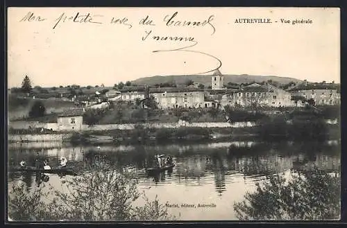AK Autreville, Vue générale sur le village et la rivière