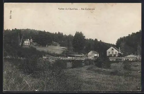 AK Vallée de Châtillon, Ste Catherine, Vue des maisons et de la forêt environnante