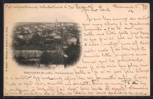 AK Thiaucourt, Vue générale du village avec église et maisons environnantes