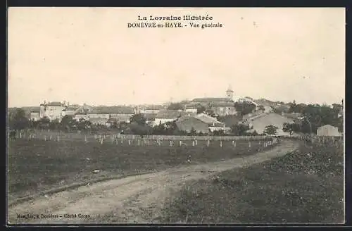 AK Domèvre-en-Haye, Vue générale du village dans la campagne lorraine