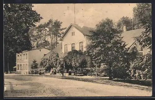 AK Waren, Gasthaus Eldenburg mit Besuchern