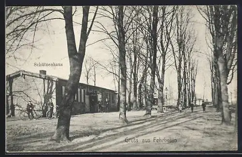 AK Fehrbellin, Gasthof Schützenhaus mit Strassenpartie