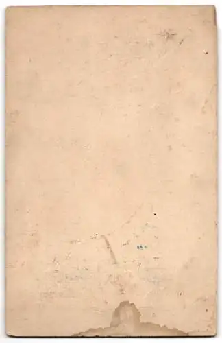 Fotografie Atelier Schmid, Altona, Königstrasse 178, kleines Kind mit Puppe