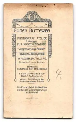 Fotografie Eugen Butteweg, Karlsruhe, Waldstr. 30, Kind mit Puppe