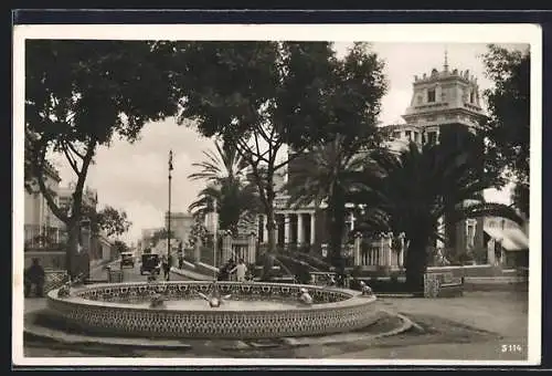 AK Santa Cruz de Tenerife, Strassenpartie am Springbrunnen