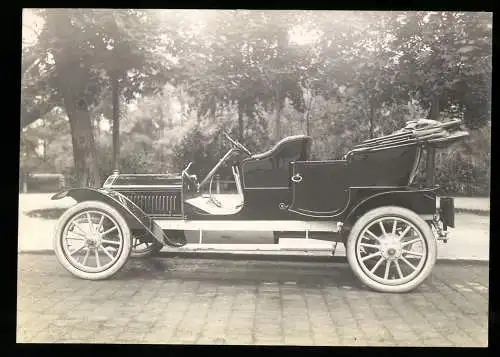 Fotografie Auto Cabriolet, PKW mit Weinberger-Karosserie vor der Fabrik Zeppelinstrasse 71 in München