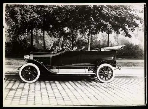 Fotografie Auto Protos Cabrio, PKW mit Weinberger-Karosserie vor der Fabrik Zeppelinstr. 71 in München