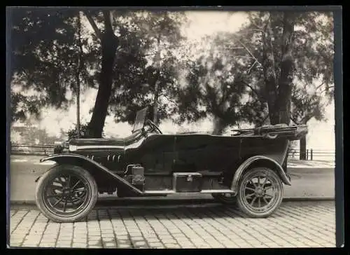 Fotografie Auto Protos 8 /21 PS Cabrio, PKW mit Weinberger-Karosserie vor der Fabrik Zeppelinstr. 71 in München