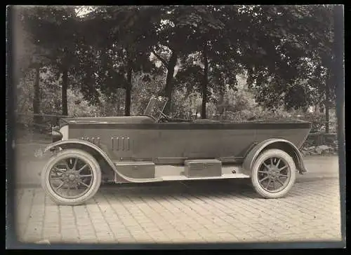 Fotografie Auto Protos Cabriolet, PKW mit Weinberger-Karosserie vor der Fabrik Zeppelinstr. 71 in München