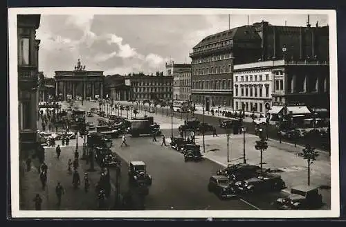 AK Berlin, Unter den Linden, Pariser Platz