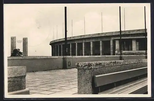 AK Olympia, Reichssportfeld, Blick v. Schwimmstadion auf das Osttor u. die Deutsche Kampfbahn