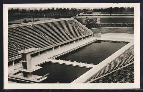 AK Berlin, Reichssportfeld, Blick von der Deutschen Kampfbahn auf das Schwimmstadion