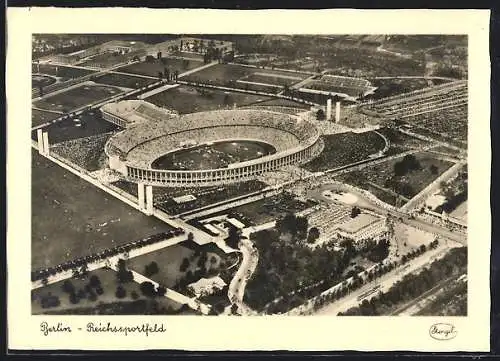 AK Berlin, Reichssportfeld mit Strassen und Publikum vom Flugzeug aus