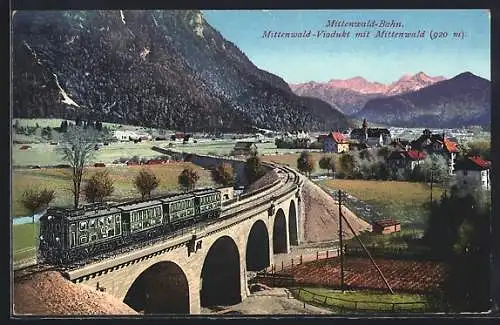 AK Mittenwald, die Eisenbahn auf dem Viadukt in die Stadt