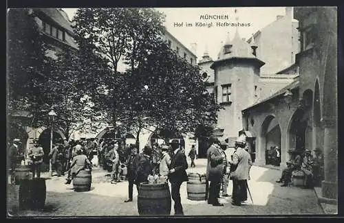 AK München, Hof im kgl. Hofbräuhaus